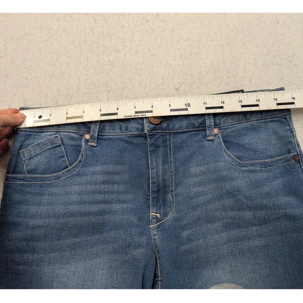 NWT 1822 Denim Bermuda Shorts Womens 12 Blue Stretch Medium Wash CA99M4071D3